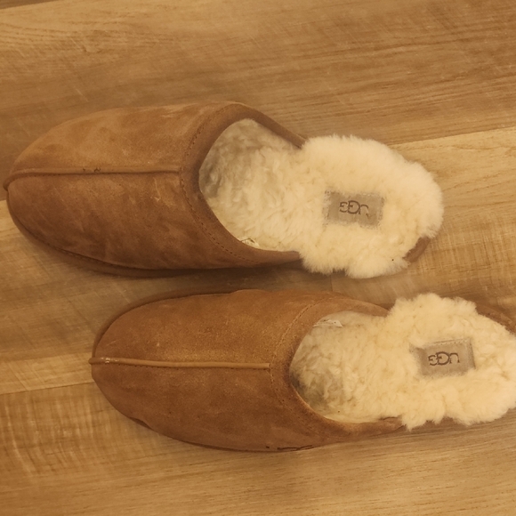 UGG Tan Suede Slippers with Cream Lining - Picture 2 of 15